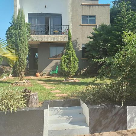 Jacuzzi City Home Kampala Luaran gambar