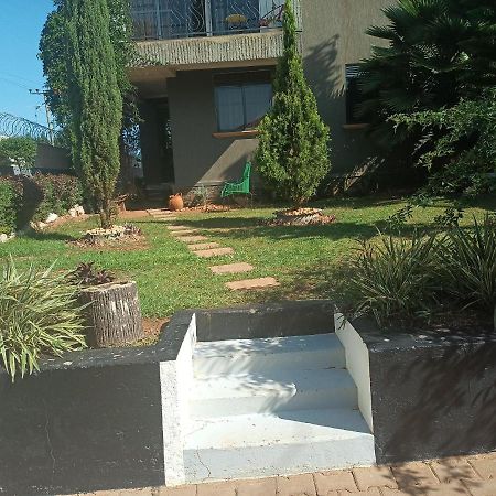 Jacuzzi City Home Kampala Luaran gambar