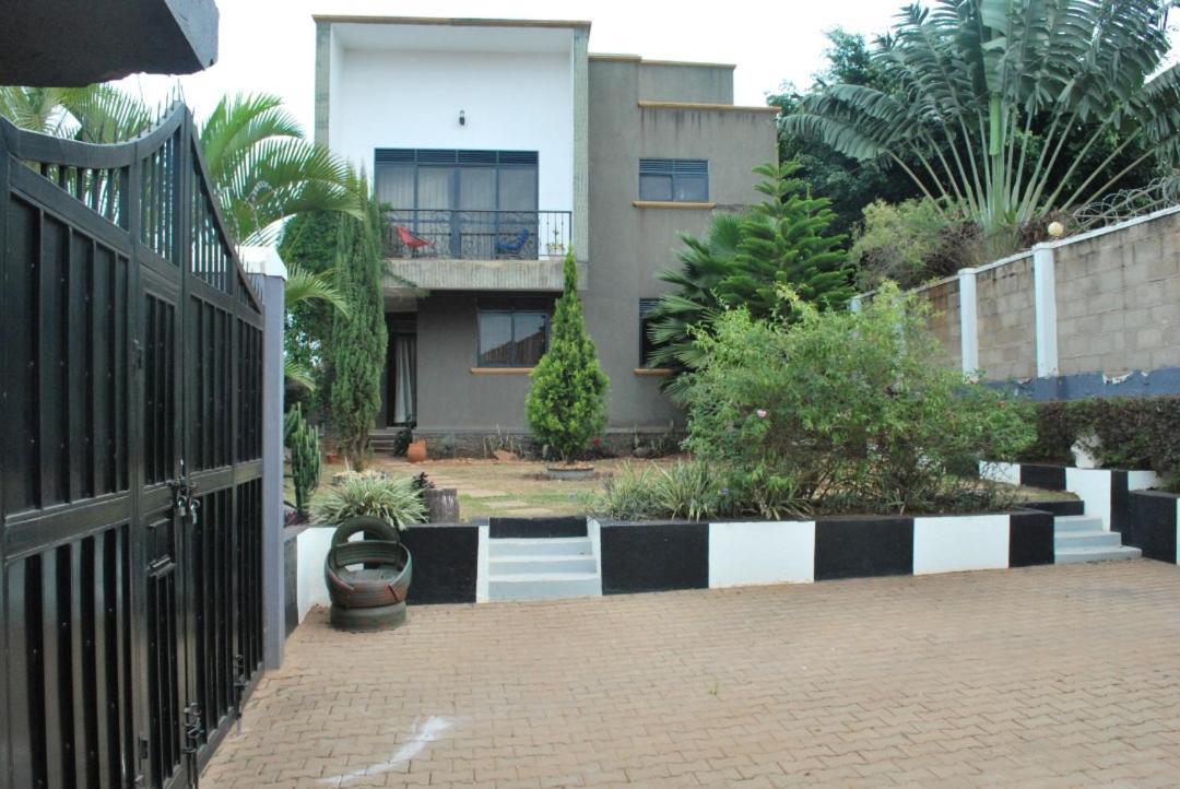 Jacuzzi City Home Kampala Luaran gambar